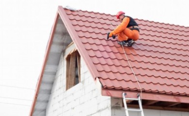 Монтаж кровли своими руками или с помощью специалистов — что выбрать