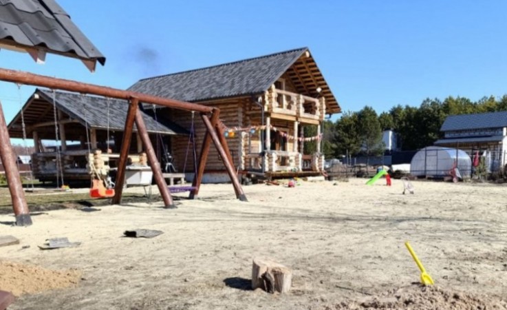 Ондувилла Туманная ноч на бярвеністай доме