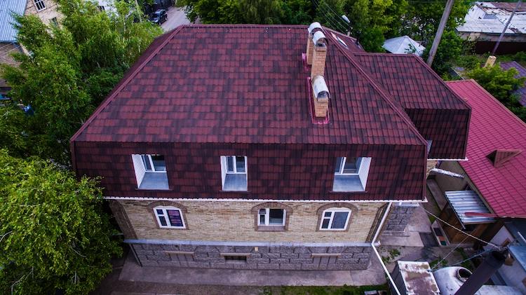 Үйдің шатырындағы Ондувилла