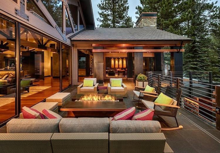 Үйге арналған ашық веранда