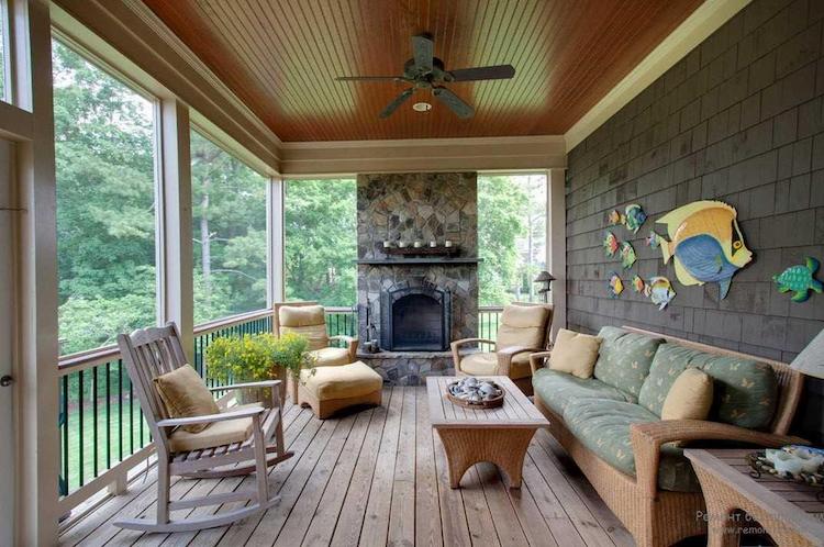 Верандадағы камин