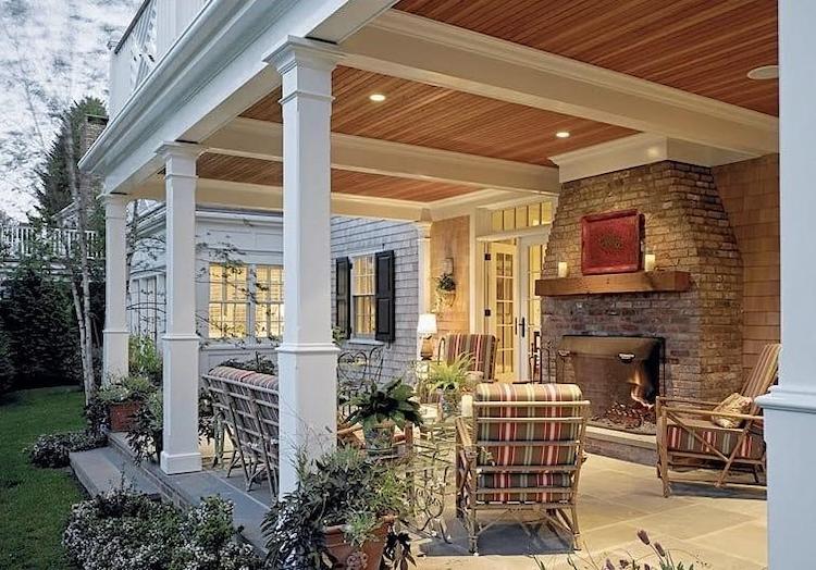 Екінші қабаттың астындағы веранда