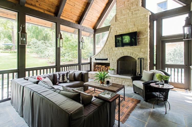 Каминді веранда