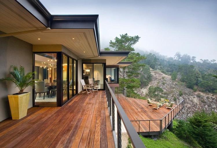 Әйнектелген веранда