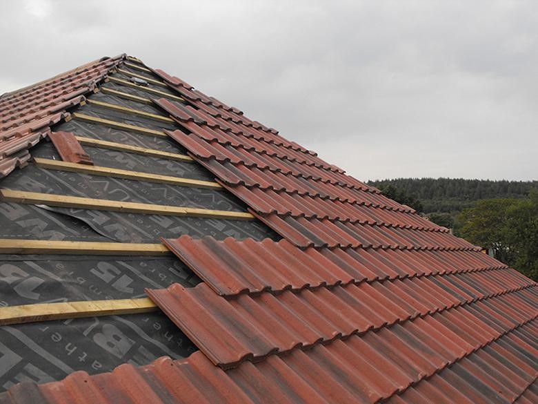 Крыша ломаная из металлочерепицы. Укладка металлочерепицы на ломаную крышу