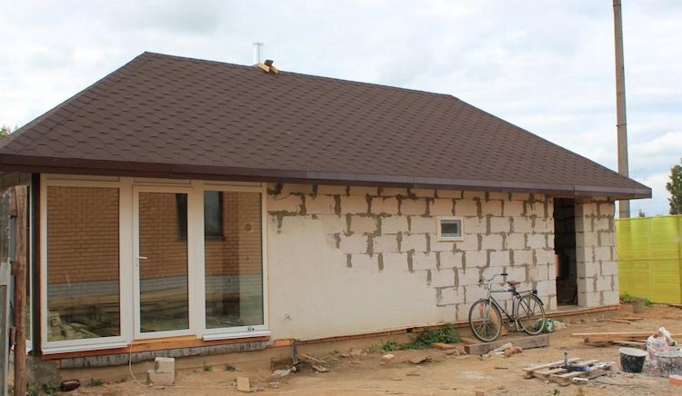 Көбік блоктарынан жасалған сарай