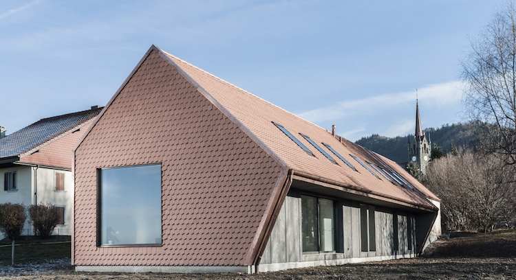 Дом с двускатной ассиметричной крышей
